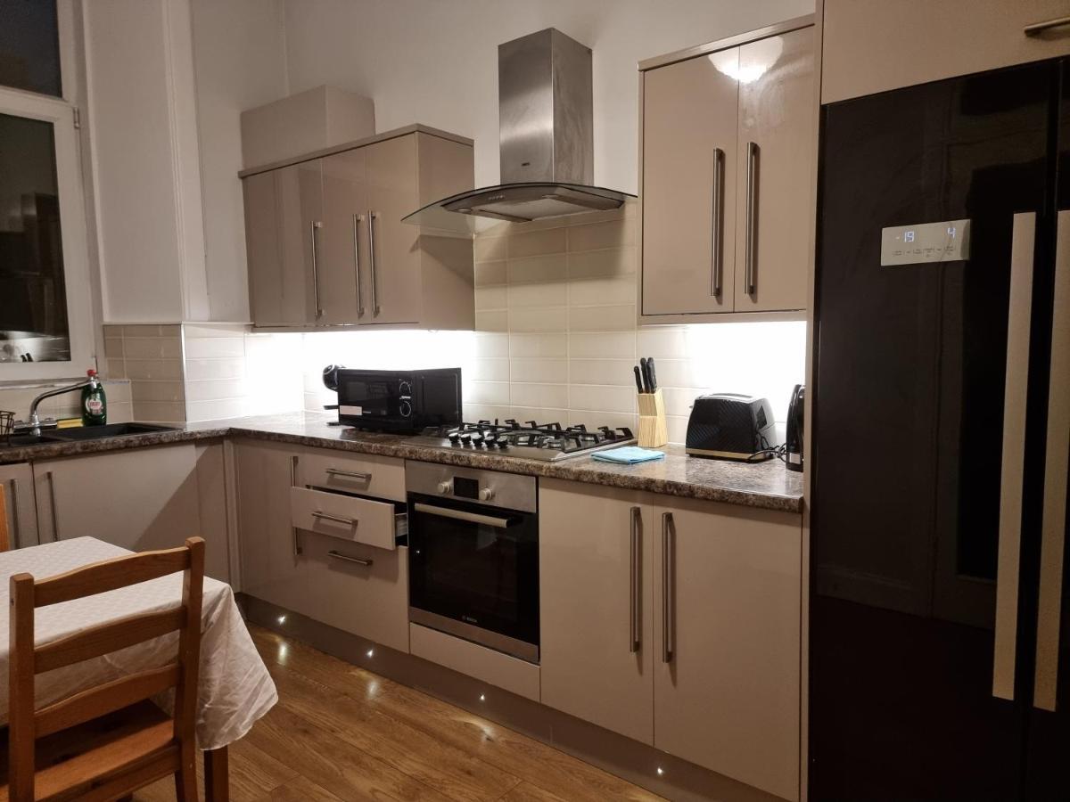 Bright 3 Bedroom Edinburgh City Apt Екстериор снимка